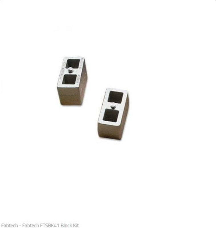 Fabtech 4in Front Leaf Spring Block Kit - 2.5in Wide w/Bump Stop