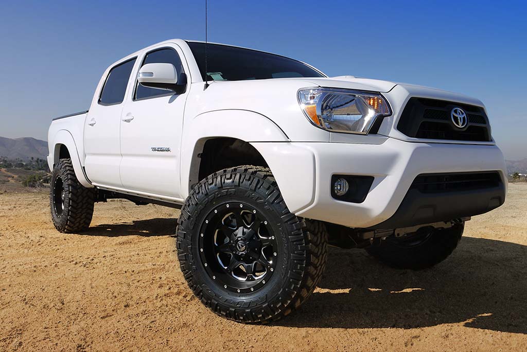 ICON 2005-2023 Toyota Tacoma 2.5 VS Extended Travel Remote Reservoir w/CDEV Coilover Kit 700 lbs/In Coils