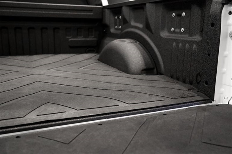 Dee Zee 07-18 Chevrolet Silverado Heavyweight Bed Mat - Custom Fit 5 1/2Ft Bed (X Pattern)