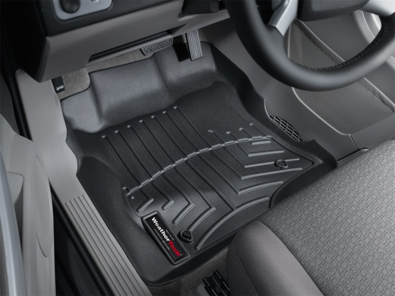 WeatherTech 05-09 Chevrolet Equinox Front FloorLiner - Black