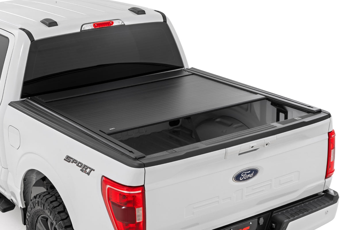 Rough Country Manual Retractable Bed Cover | 5'7" Bed | Ford F-150 (15-26)/F-150 Lightning (22-26)