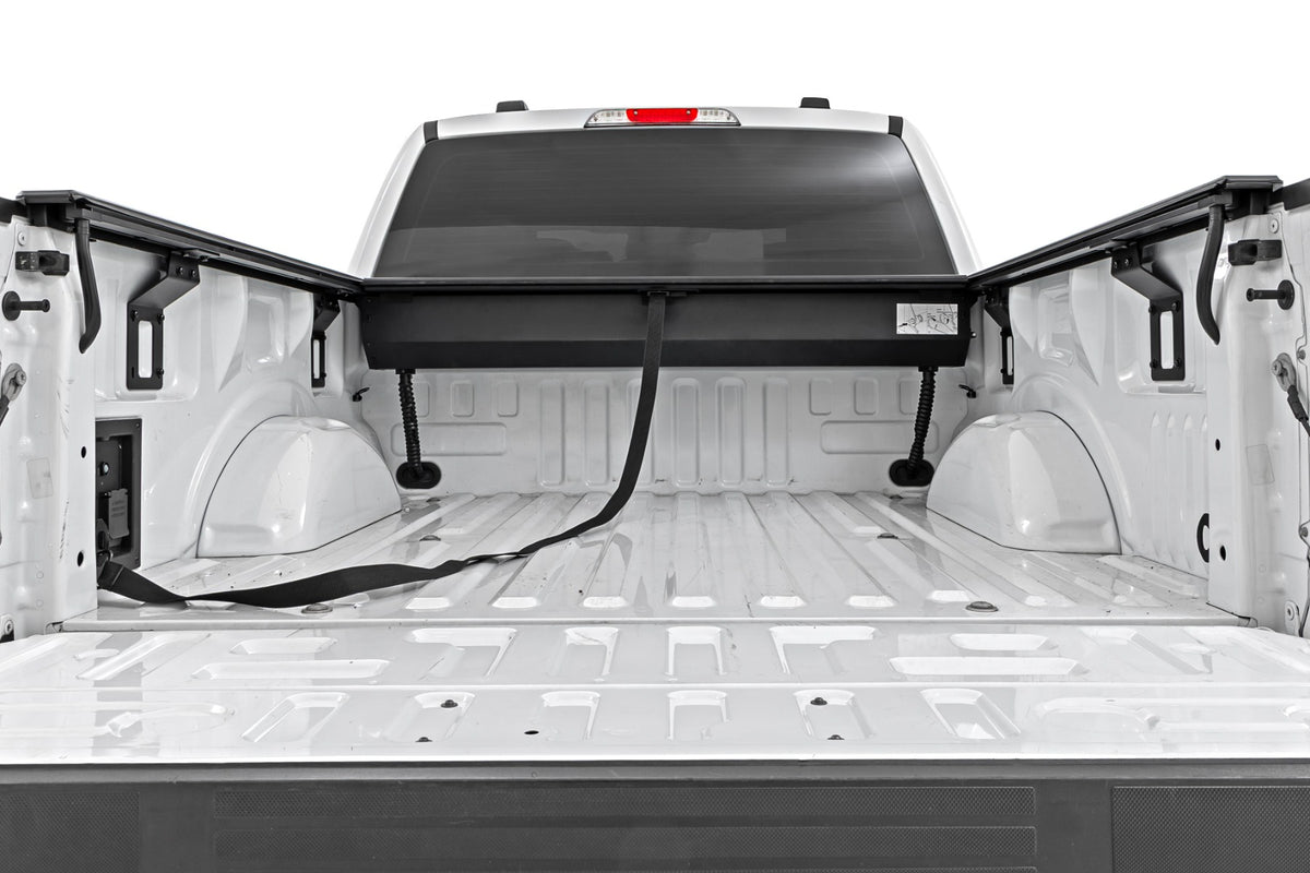 Rough Country Manual Retractable Bed Cover | 5'7" Bed | Ford F-150 (15-26)/F-150 Lightning (22-26)