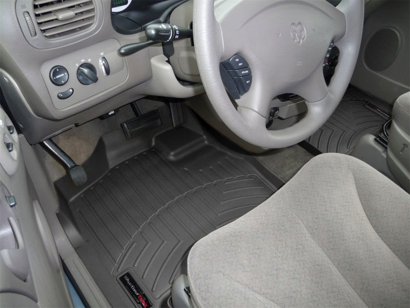 WeatherTech 01-07 Chrysler Town & Country Front FloorLiner - Black