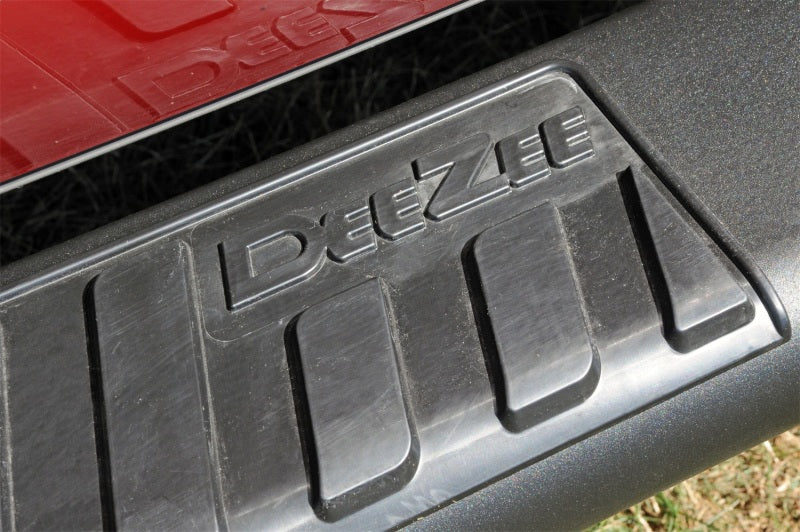 Dee Zee 99-23 Chevrolet/GMC/Dodge/Ford Full Size Truck Tubes - 6In Oval - Black Steel (CrewCab)