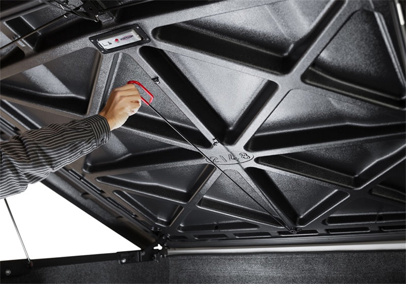 UnderCover 14-18 Chevy Silverado 1500 (19 Legacy) 6.5 ft Elite Bed Cover - Black Textured