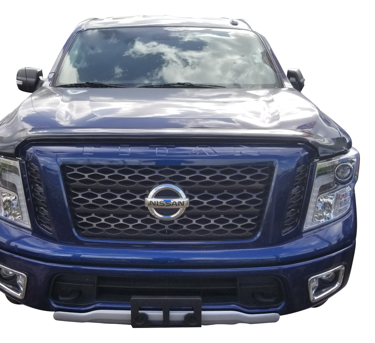 TrailFX Hood Deflector For Nissan TITAN, Nissan TITAN XD - Wrap-Around (8722H)