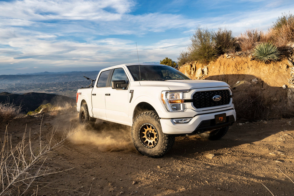 BDS Suspension 21-25 Ford F-150 4WD, 2 Inch Suspension Lift Kit, BDS UCA w/ Sensor (Non-CCD), 0 Inch Rear Lift - Fox 2.5 Performance Elite Series C/O Front , Fox 2.0 IFP Performance Series Rear Shock BDS Suspension (BDS1913FPE)