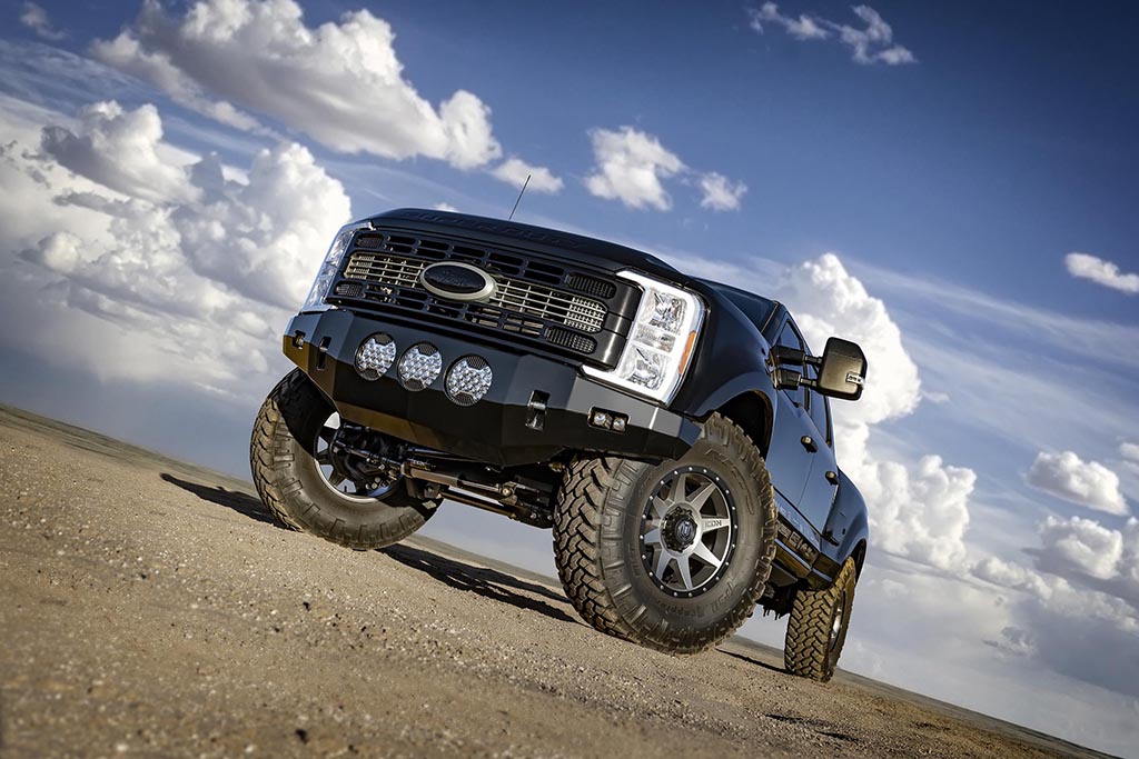 ICON 2023-2025 Ford F-250/F-350 Super Duty 4WD Gas 4.5in Lift Stage 4 Suspension System w/Radius Arms