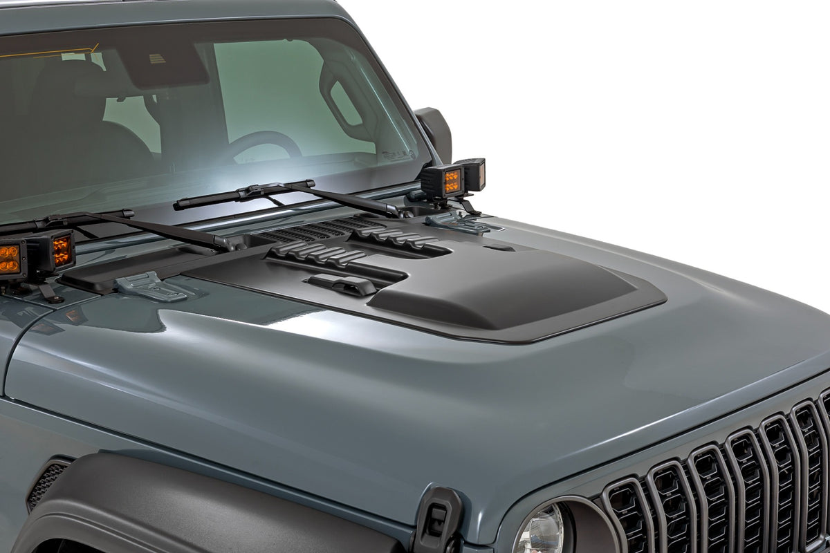 Rough Country Hood Scoop | PSE Silver Zynith | Jeep Gladiator JT/Wrangler JL 4WD (18-26)