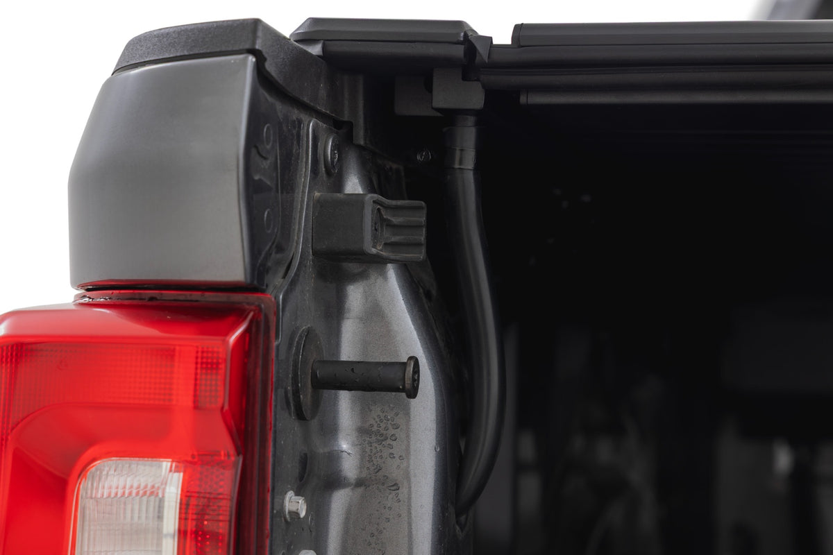 Rough Country Manual Retractable Bed Cover | 6'10" Bed | Ford F-250/F-350 Super Duty (17-26)