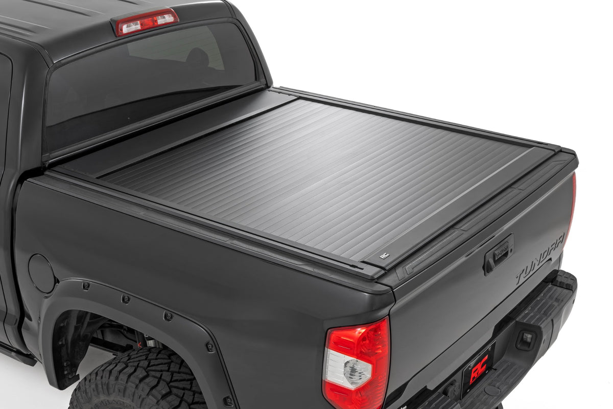Rough Country Manual Retractable Bed Cover | 5'7" Bed | Toyota Tundra 2WD/4WD (2007-2021)