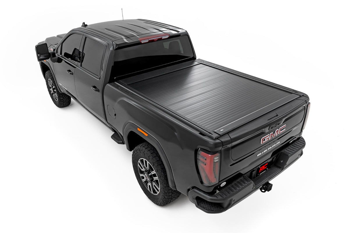 Rough Country Manual Retractable Bed Cover | 6'9" Bed | Chevy/GMC 2500HD/3500HD (20-26)