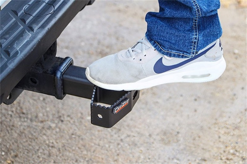 Dee Zee Universal Hitch Step