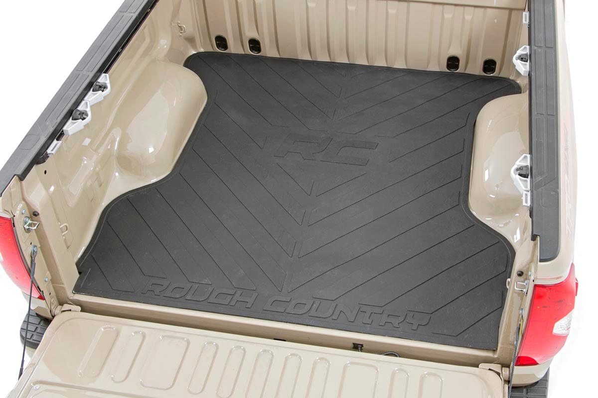 Rough Country  Bed Mat | 5'7" Bed | RC Logo | Toyota Tundra 2WD/4WD (2007-2021)